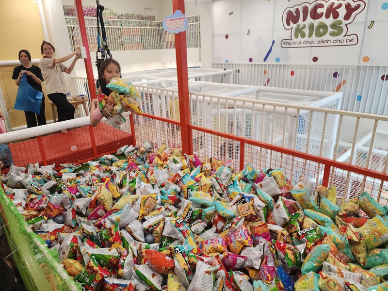 Kh&ocirc;ng gian vui chơi cho b&eacute; tại Nicky Kids